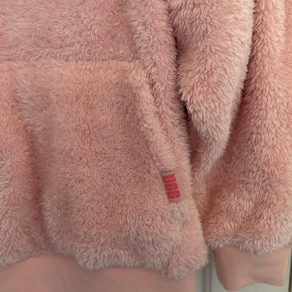UGG Loyra Sherpa Hoodie in Light Pink Size Medium - Picture 2 of 6